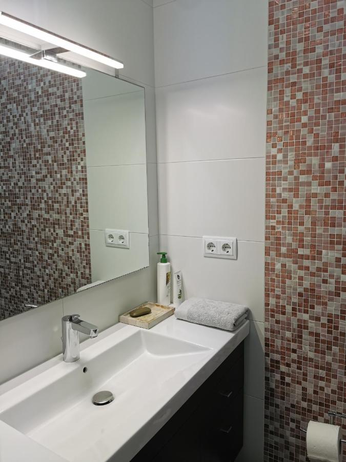 Dos Habitaciones Dobles En Apartamento Confortable L'Hospitalet de Llobregat Kültér fotó